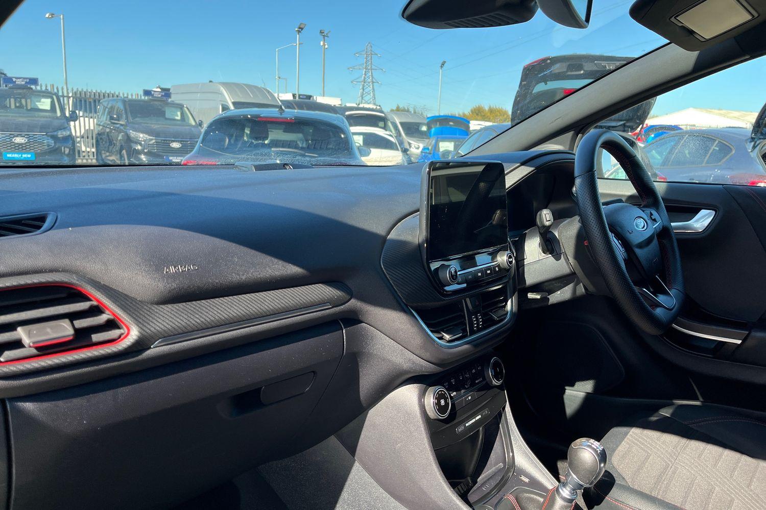 Ford PUMA Photo 17