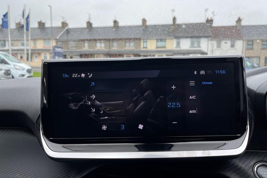 Peugeot 2008 Photo autoimg-e3e088a9bacf42740fa91b0937db99110447dd69.jpg