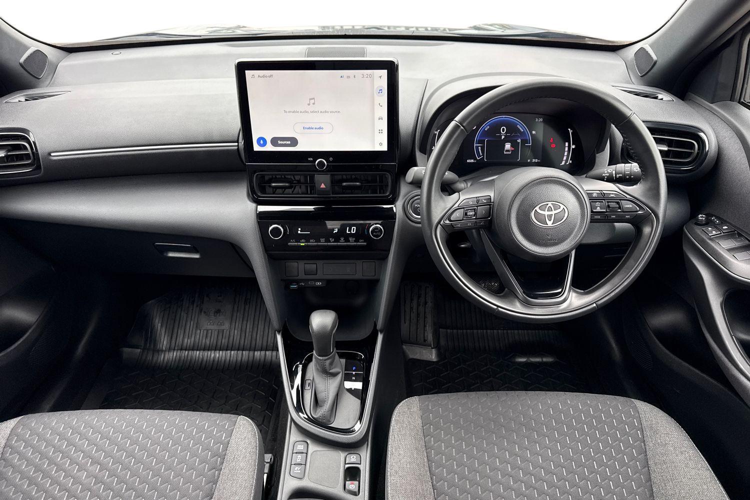 Toyota YARIS CROSS Photo 9