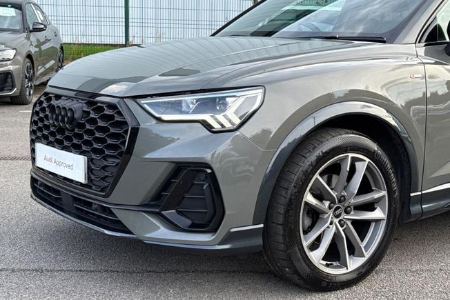 AUDI Q3 Photo 22