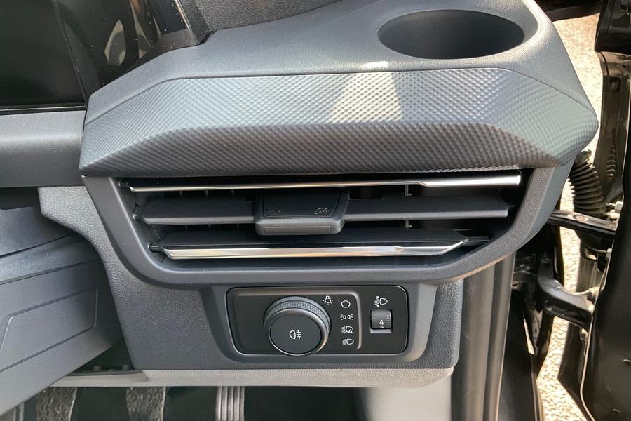 Ford Transit Custom Photo autoimg-e3e653386bd9063f06a18d9fb7511364302dc9b8.jpg