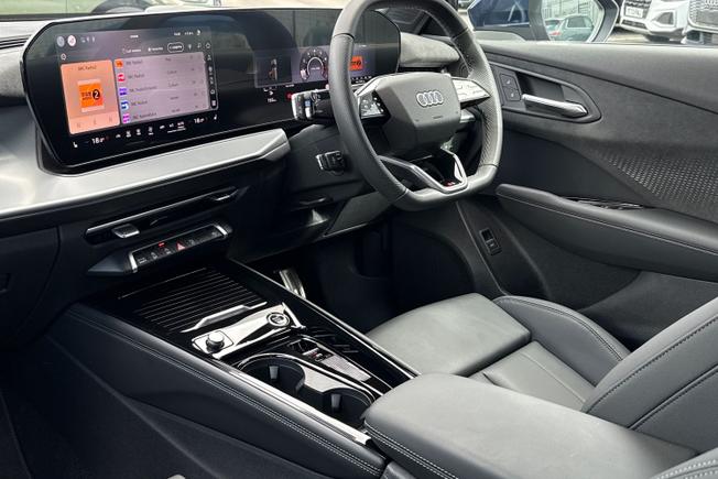 AUDI Q3 Photo 26