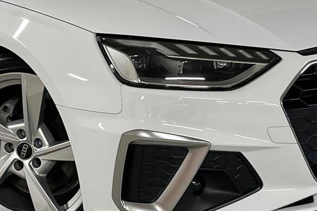 AUDI A4 Avant Photo 19