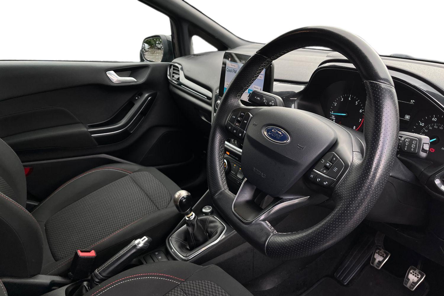 Ford FIESTA Photo 8