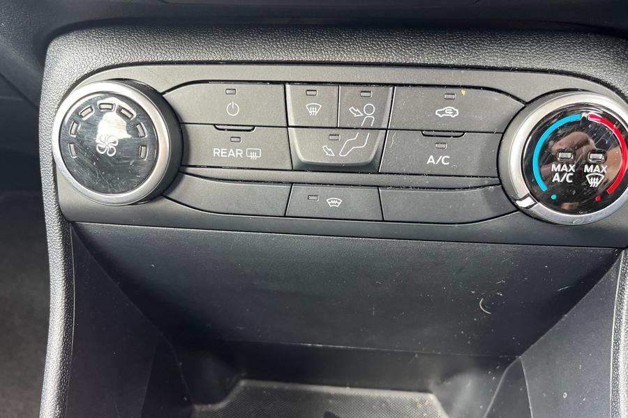 Ford Fiesta Photo autoimg-e3ec272de37fd36c58922209f65602326a2aa6b0.jpg