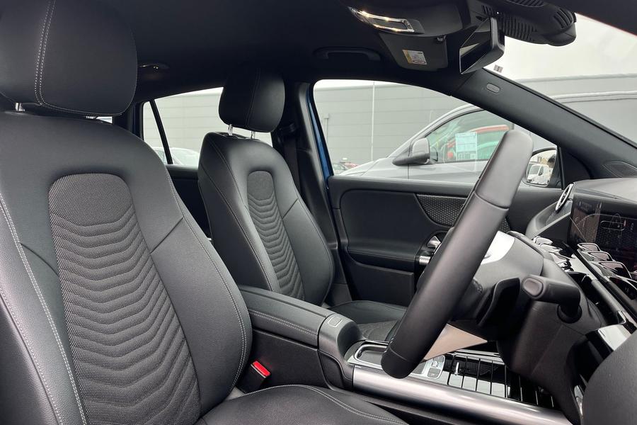 Mercedes-Benz GLA Photo autoimg-e3ec6670ad9e6cfa93f46c587891be1a38036678.jpg