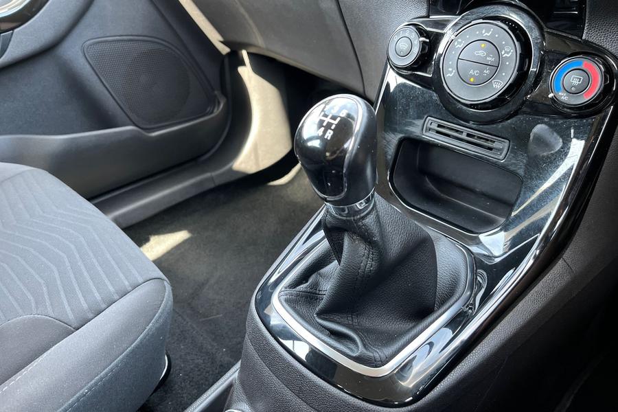 Ford FIESTA Photo autoimg-e3eca4452e3ed03133e89d50f5bd4fa70f49cced.jpg