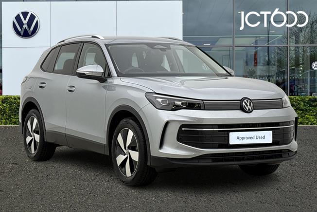 VOLKSWAGEN Tiguan Photo 1