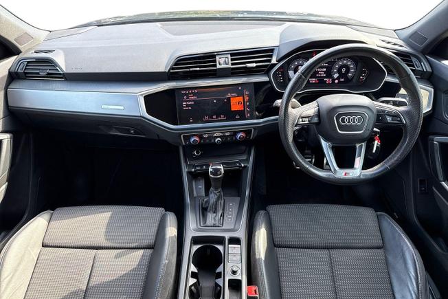 Audi Q3 Photo 10