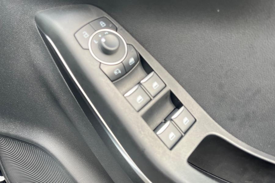 Ford PUMA Photo autoimg-e3f24d8789960219dc5b1072d347b87858480e42.jpg