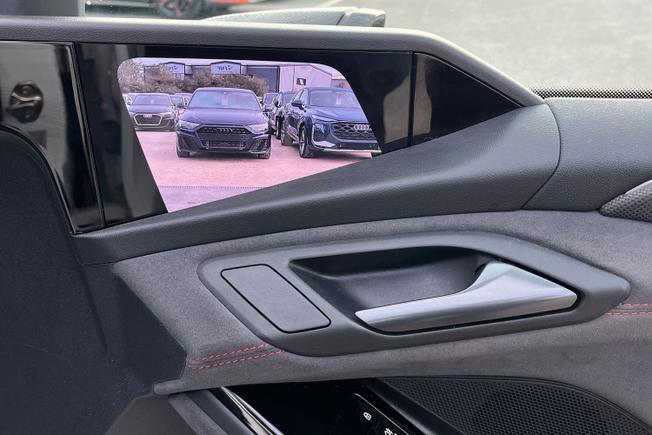 AUDI S6 E-Tron Avant Photo 49
