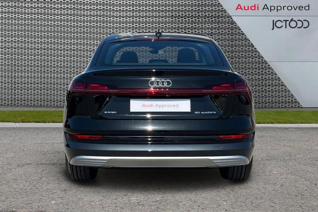 Audi e-tron Photo 7