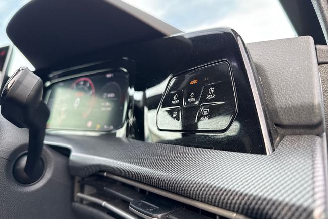 VOLKSWAGEN Golf Photo 26
