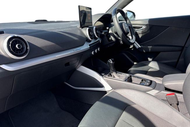 AUDI Q2 Photo 2