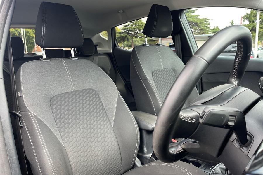 Ford FIESTA Photo autoimg-e3fa4029cd5b46b1aec323127149b5e737503891.jpg