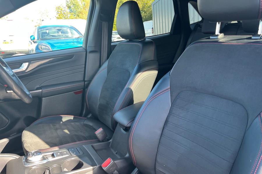 Ford Kuga Photo autoimg-e3fe970a6b73b9ebc8babd14c67a79d2c0b75d74.jpg