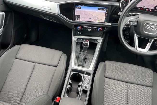 AUDI Q3 Photo 37
