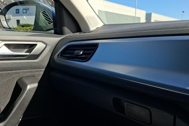 VOLKSWAGEN T-Roc Photo 25
