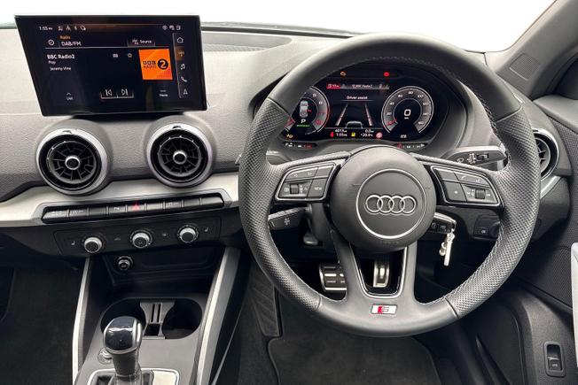 Audi Q2 Photo 11