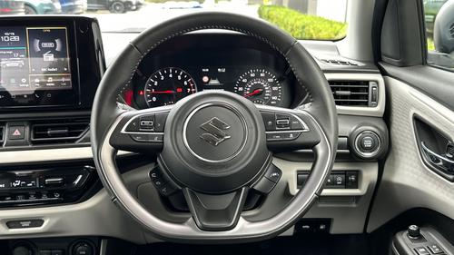 Suzuki SWIFT Photo autoimg-e40330f7f774b3810c8365275db3f41c3df5e7dd.jpg