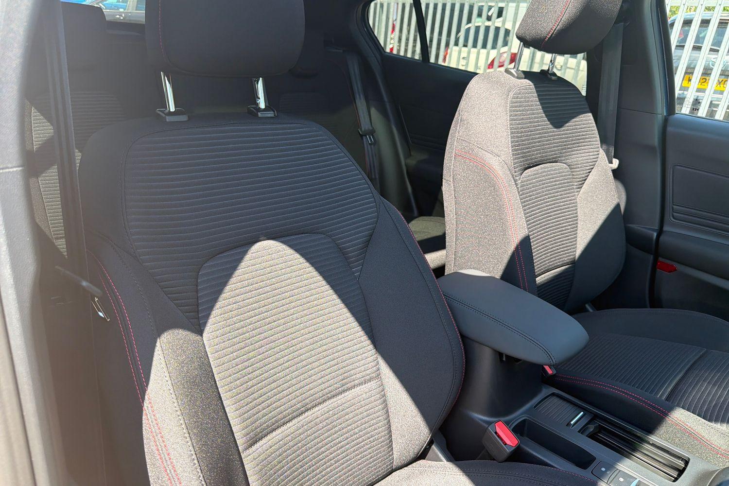 Ford Focus Photo 16