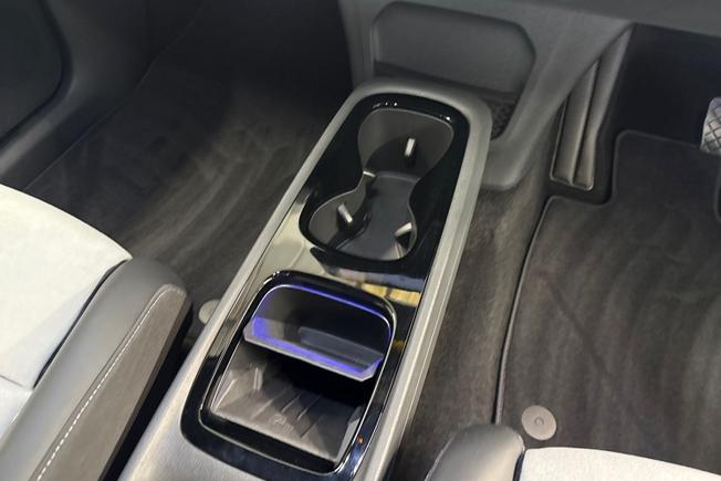 VOLKSWAGEN ID.3 Photo 15