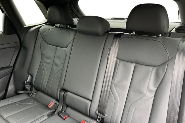 AUDI Q3 Photo 9
