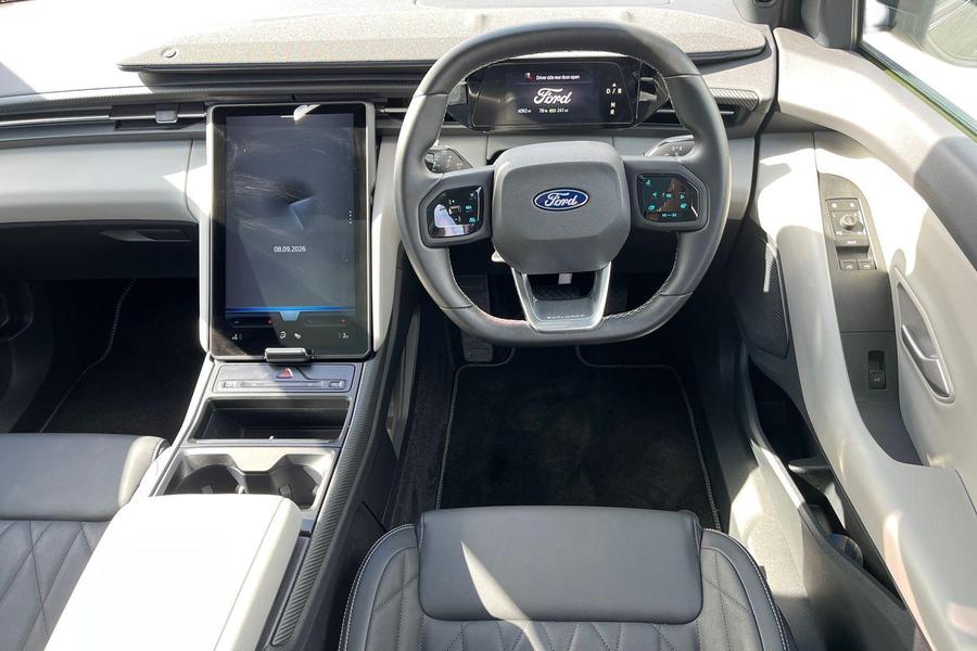 Ford Explorer Photo autoimg-e40e2883f0ef9632bd1697a30ff6e6e0f5fed48d.jpg
