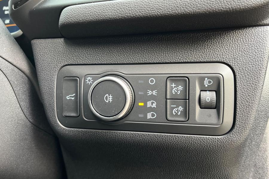 Ford KUGA Photo autoimg-e40eda0c7bbe3ab98ab93fd0ba11a5f79f24aa2c.jpg