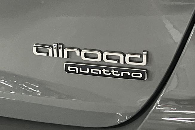 AUDI A4 Allroad Photo 36