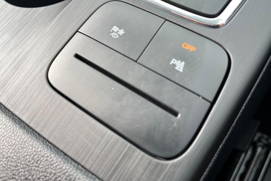 Ford Kuga Photo autoimg-e417633fdf65846ed647cd35e89fc90450c789cb.jpg