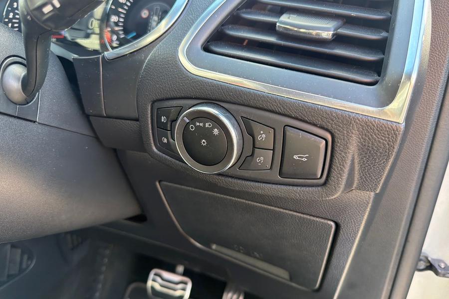 Ford S-Max Photo autoimg-e41b9a66eab3411e3a345c77674a1d9f8168d63b.jpg