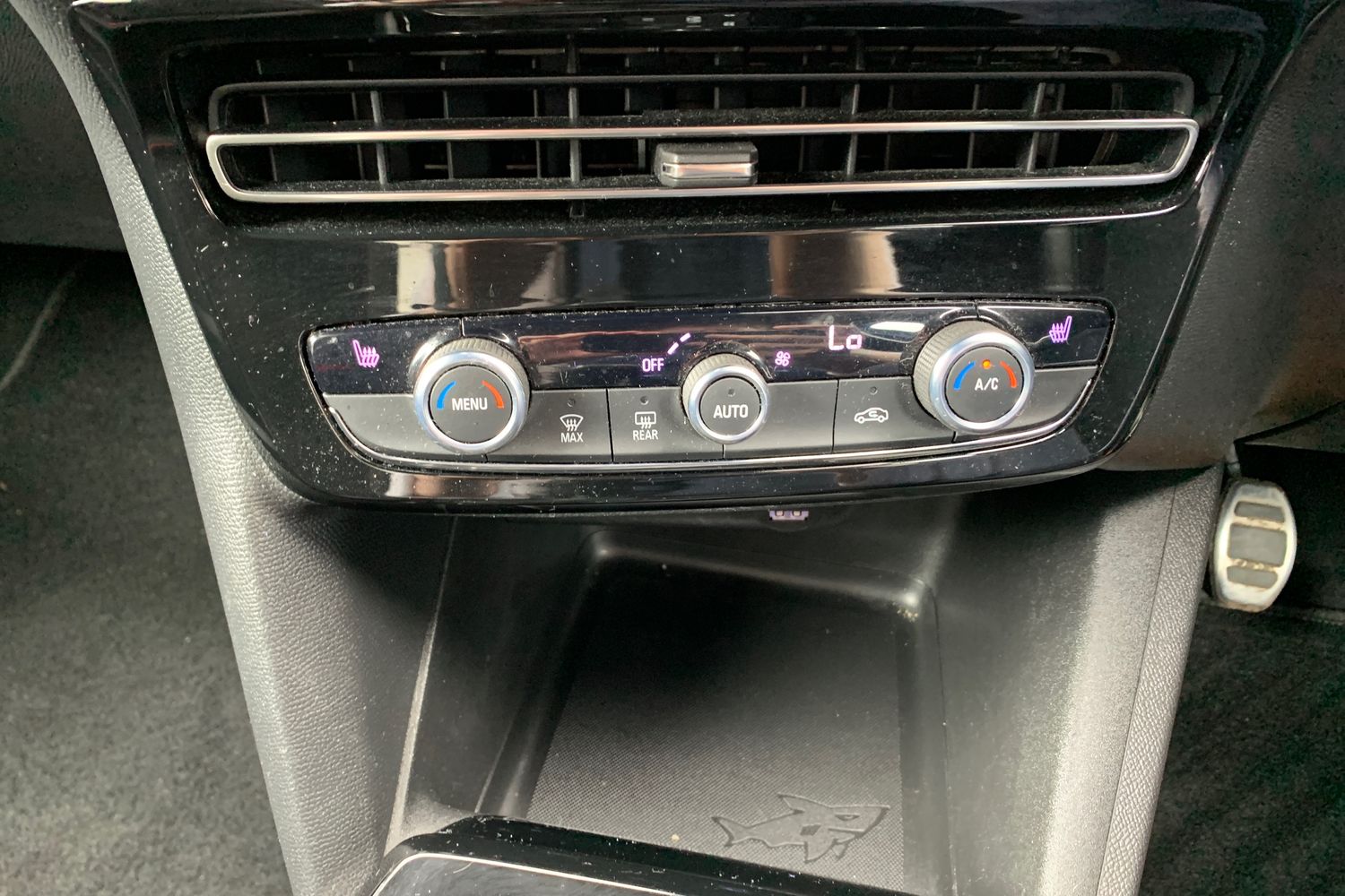 2022 Vauxhall Mokka 1.2 Turbo SRi Premium 130PS in Black with 33K - vehicle photo 15 for sale on PureCar