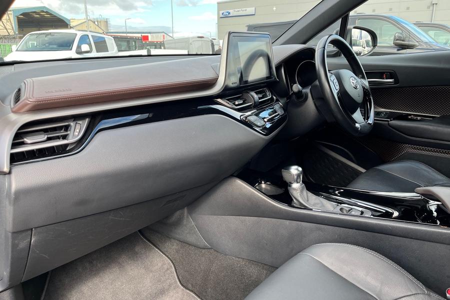 Toyota C-HR Photo autoimg-e42041cc2146ddb2290987fe24f82deb037baa82.jpg