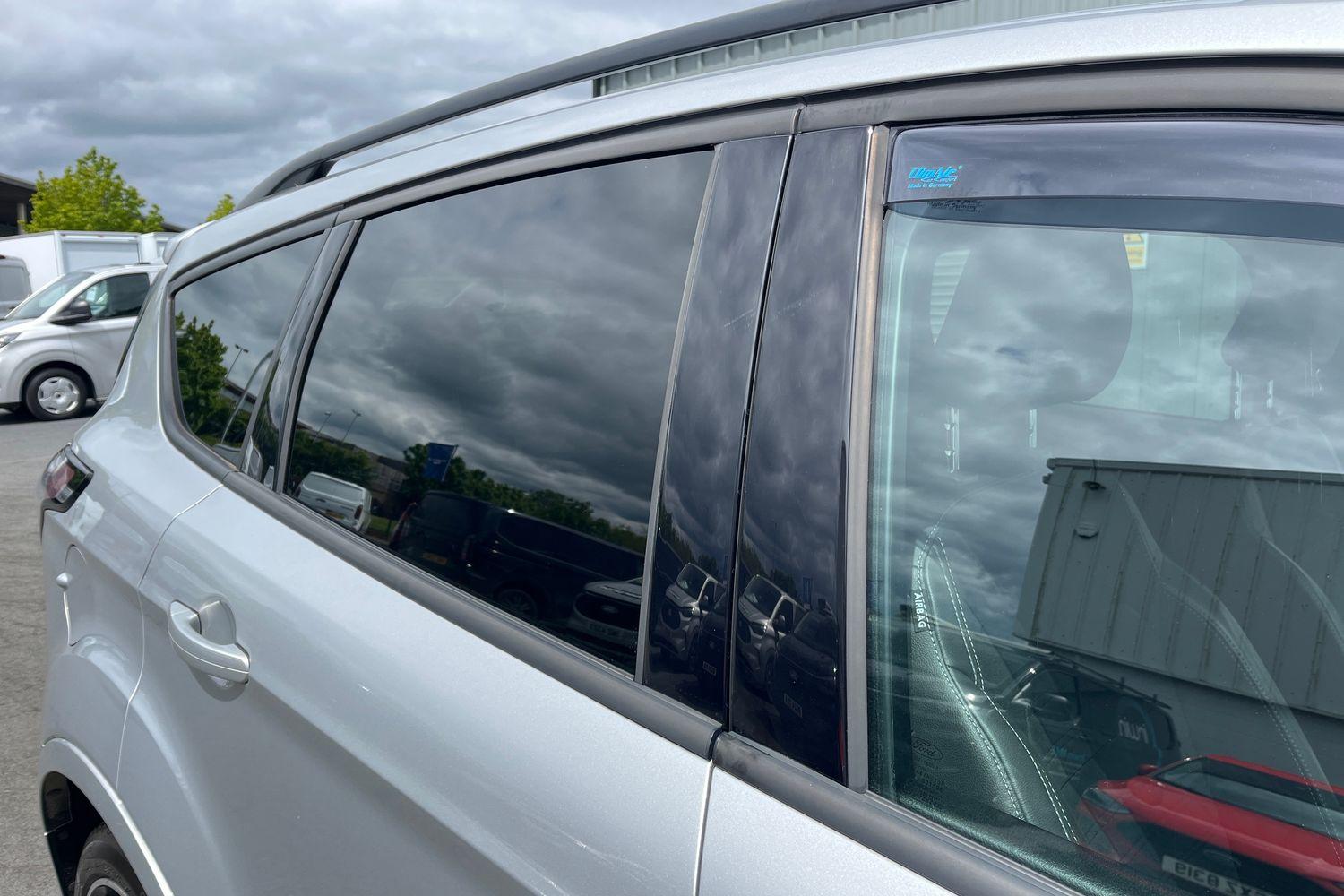 Ford KUGA Photo 23