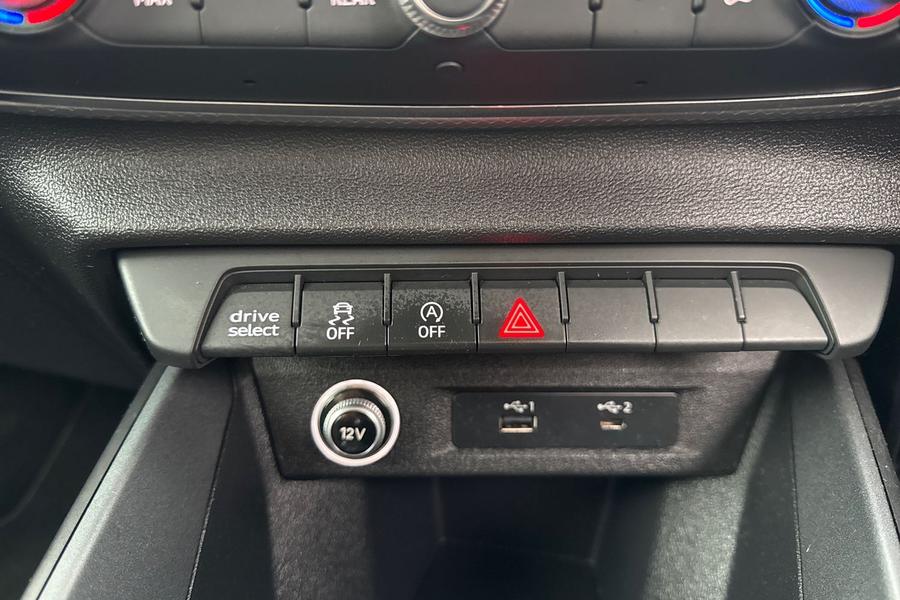 Audi A1 Photo autoimg-e420df97c598dd1aab20e57811083a4f2db2c33e.jpg