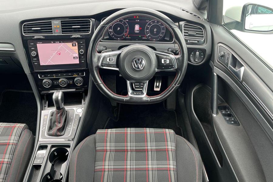 Volkswagen GOLF Photo autoimg-e42135a0a5f4d74b6c7d577c9ffb6e004f3b79ff.jpg