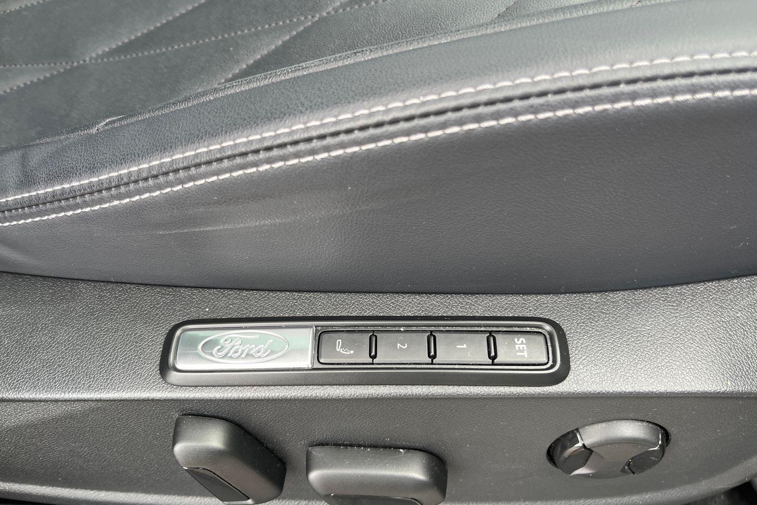 Ford Explorer Photo 22
