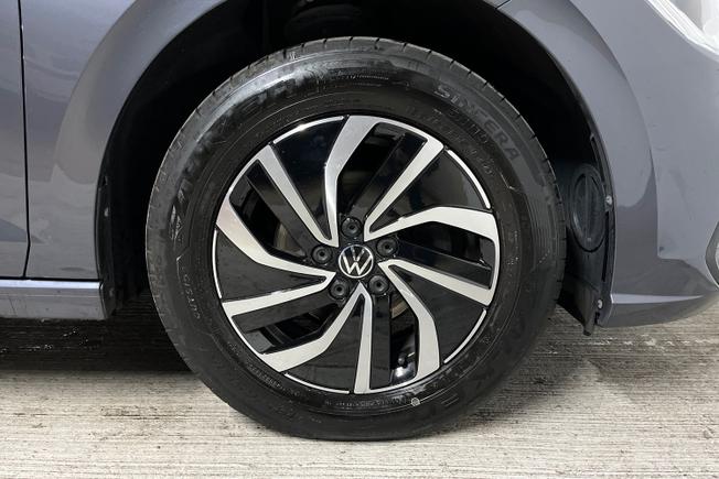 VOLKSWAGEN Polo Photo 5