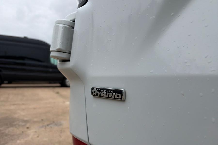 Ford TRANSIT CUSTOM Photo autoimg-e428b5e74ce3cb4b1455016a08c3064a709193af.jpg