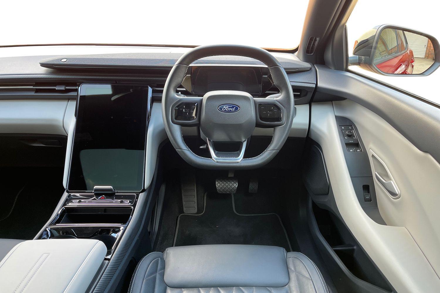 Ford Explorer Photo 10