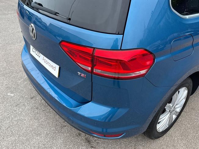 VOLKSWAGEN Touran Photo 24