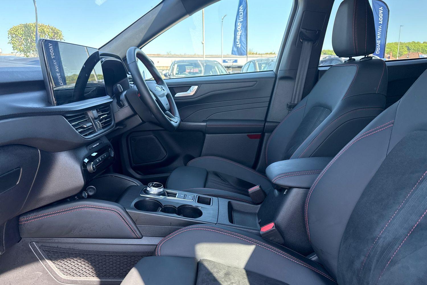 Ford KUGA Photo 18