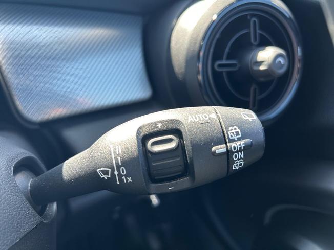 MINI Hatch Photo 32