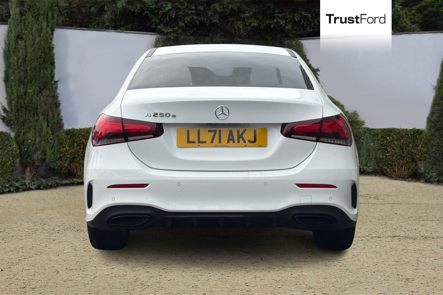 Mercedes-Benz A CLASS Photo 6