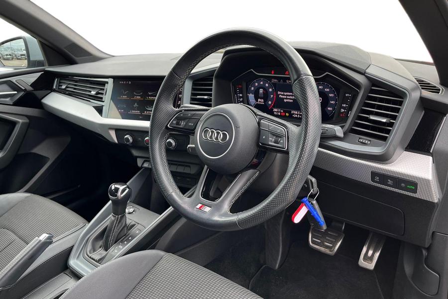 Audi A1 Photo autoimg-e43832e53e2111d33988e0a8390ac7798a7d9ec9.jpg