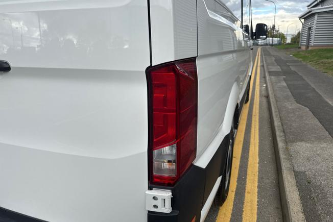 VOLKSWAGEN Crafter Photo 18