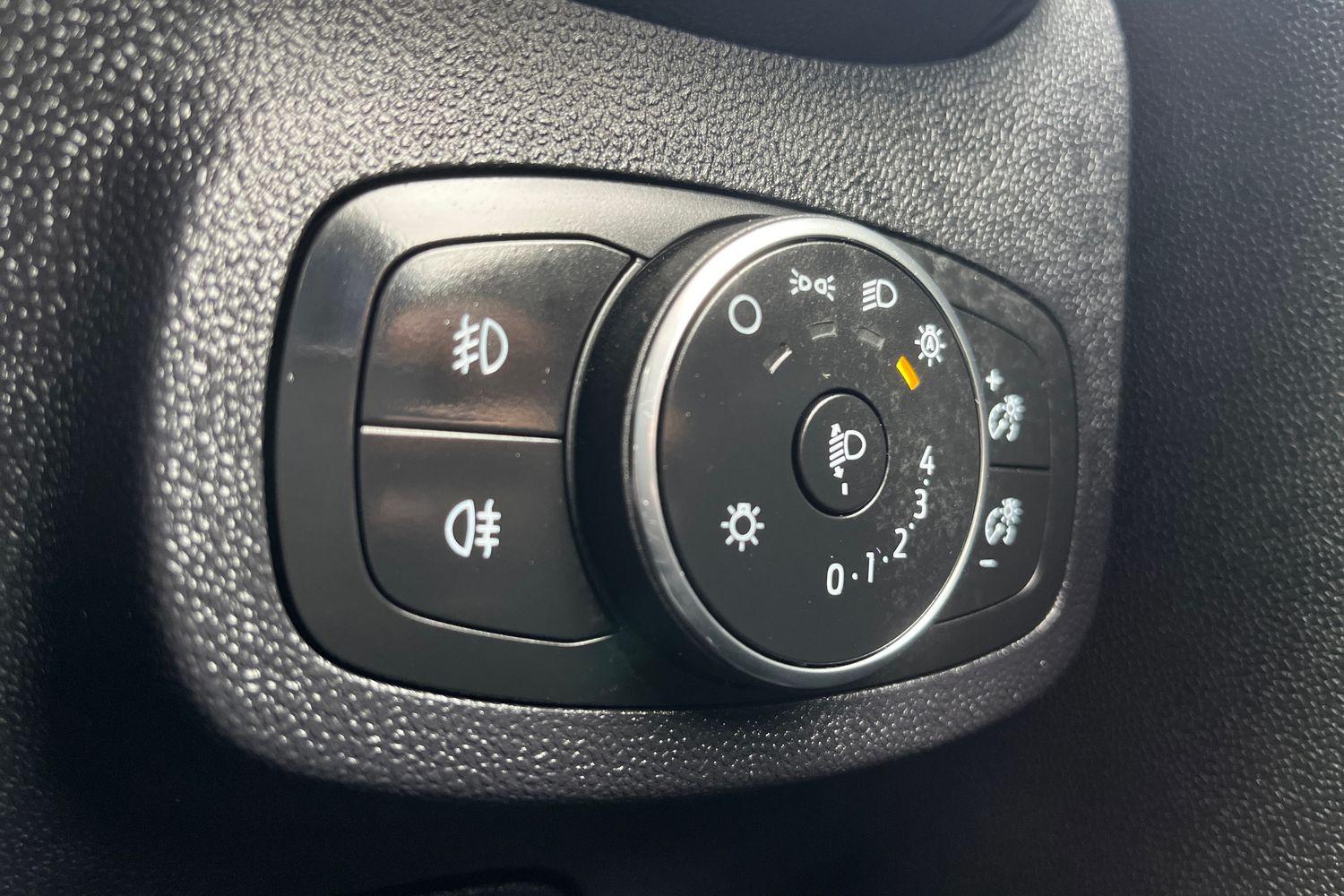 Ford FIESTA Photo 23