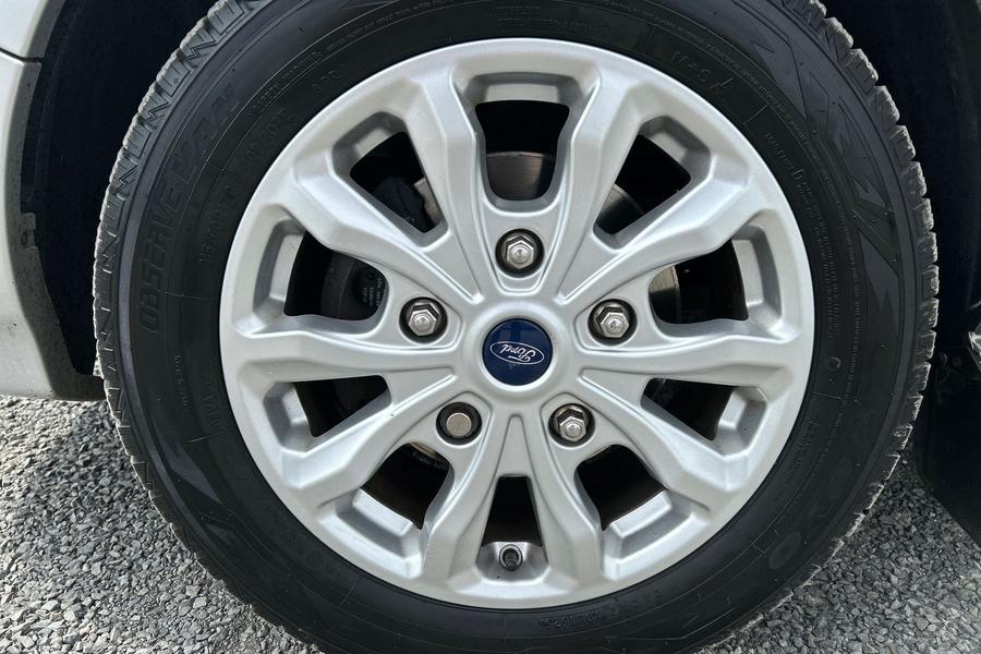 Ford TOURNEO CUSTOM Photo autoimg-e443648ce7da6d69542447ec0b77aec3c337c4e9.jpg