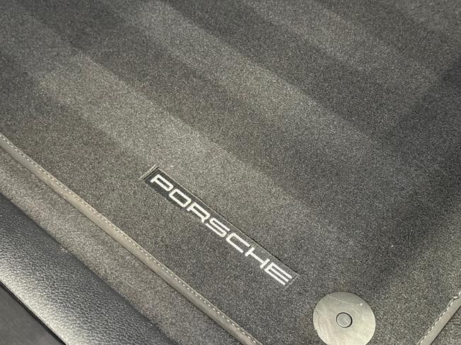 PORSCHE Panamera Photo 35